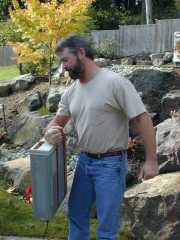 Une montre atomique au poignet un peu encombrante